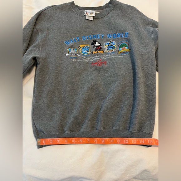 SOLD Vintage Disney World Grey Embroidered Sweatshirt - size Small - Picture 11 of 12